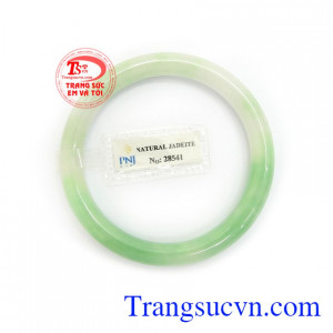 ngọc cẩm thạch chứa nguồn năng lượng dồi dào, tốt cho sức khỏe, giải trừ hung khí, mang lại may mắn, bình an, tài lộc cho người đeo