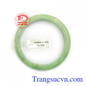 Vòng ngọc đeo tay  hợp thời trang và phong thủy