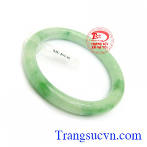 Vòng tay kiểm định SJC được sử dụng như một vật may mắn đem lại tài lộc cho người đeo