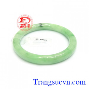 Vòng ngọc trong đốm vân ngọc đẹp, chất lượng cao