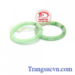 Vòng cẩm thạch vân là sản phẩm ngọc cẩm thạch mang lại nhiều may mắn, sức khỏe cho người đeo. Đá cẩm thạch là một trong những dòng đá quý rất được ưa chuộng tại các khu vực phương đông. Vòng cẩm thạch vân, giao hàng nhanh trên toàn quốc.