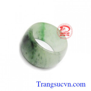 Nhẫn ngọc cẩm thạch thiên nhiên cao cấp