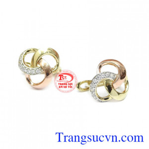 Đôi hoa tai bền đẹp, bảo hành uy tín.
