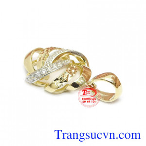  Mặt dây giúp cho chiếc dây chuyền của bạn thêm ấn tượng và hoàn hảo hơn.