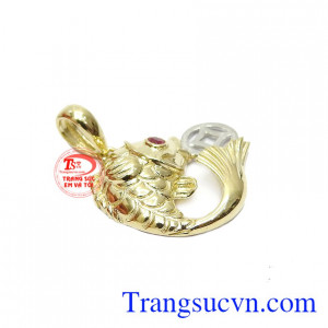 Thiết kế chi tiết, tỉ mỉ giúp sản phẩm trở nên sống động, đẹp mắt. Sản phẩm chế tác từ vàng 10k.