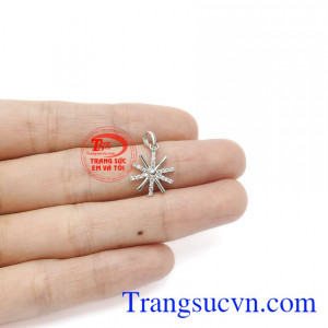 Trang sức nhập khẩu tinh tế, đẹp mắt