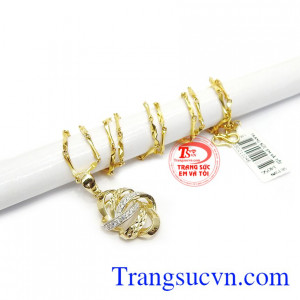 Trang sức thích hợp làm quà tặng cho người phụ nữ của bạn.