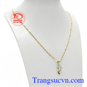 Bộ trang sức duyên dáng Hàn Quốc được thiết kế tinh tế, trẻ trung, phù hợp với nhiều lứa tuổi. 