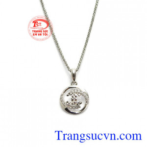 Sản phẩm chế tác từ vàng 10k sáng bóng, bền đẹp. Bộ trang sức channel Hàn Quốc đẹp