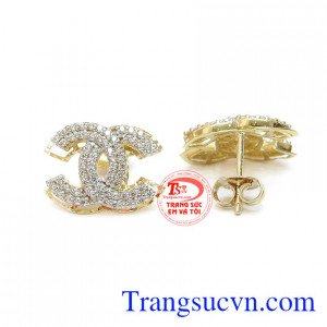 Sản phẩm kết hợp giữa vàng tây 10k và đá Cz lấp lánh làm điểm nhấn cho sản phẩm.