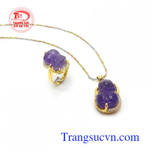Bộ Trang Sức Thạch Anh Tím Bình An gắn Tỳ hưu thạch anh là linh vật có tác dụng giải trừ hung khí, chiêu tài lộc, công danh, mang lại bình an và hạnh phúc cho người đeo