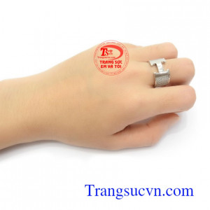 Nhẫn nam chữ H tinh xảo, sắc nét