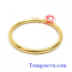 Lắc Vàng Tây Tặng Bé Yêu là món quà tuyệt vời dành tặng cho bé những dịp ý nghĩa như sinh nhật, đầy tháng