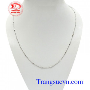 Dây Chuyền Vàng Ý Đẳng Cấp với kiểu dáng xinh xắn, tinh xảo, mang lại sự nhẹ nhàng, tinh tế và sang trọng cho phái đẹp