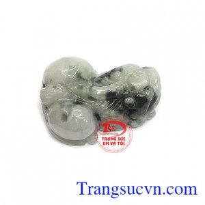 Tỳ hưu chiêu lộc mang ý nghĩa hút tài lộc, tiền tài cho gia chủ