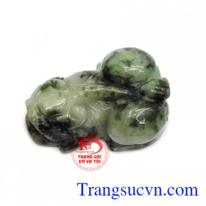 Tỳ hưu đẹp may mắn được chế tác từ ngọc cẩm thạch thiên nhiên