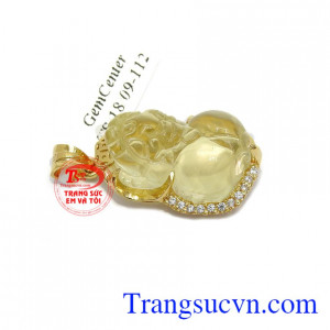 Mặt dây tỳ hưu vàng tài lộc là sản phẩm được chế tác từ thạch anh vàng thiên nhiên