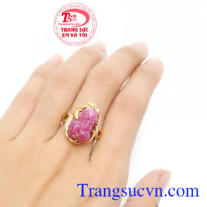 Nhẫn ruby tỳ hưu