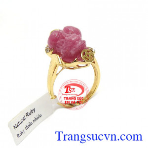 Nhẫn ruby tỳ hưu công danh