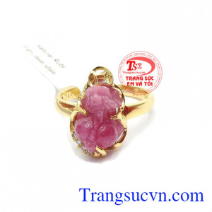Nhẫn ruby tỳ hưu đại cát là sản phẩm tỳ hưu đẹp, chế tác tì mỉ, sắc nét