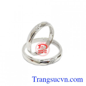 Với thiết kế tinh tế, sang trọng sẽ giúp ngày cưới của bạn thêm viên mãn.