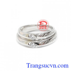 Sản phẩm vô cùng trẻ trung, thích hợp cho các cặp đôi yêu sự hiện đại và năng động. 