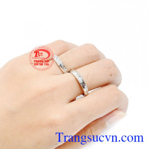 Sản phẩm bảo hành uy tín, giao hàng toàn quốc.  Đôi nhẫn cưới forever mang ý nghĩa sẽ mãi mãi yêu và chỉ yêu một người càng làm tăng phần ý nghĩa cho sản phẩm này. 