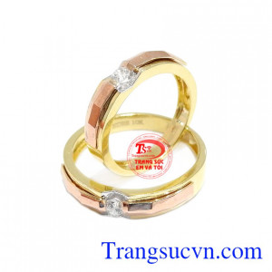 Sản phẩm kết hợp từ vàng màu và vàng hồng đem đến một sản phẩm ấn tượng cho khách hàng.