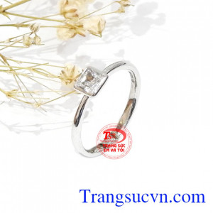 Với thiết kế tinh tế, sáng tạo đầy cá tính giúp phái nữ thêm tự tin thể hiện chính mình.