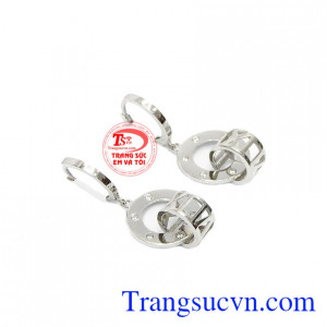 Hoa tai vàng trắng quyến rũ được nhập khẩu từ Hàn Quốc.