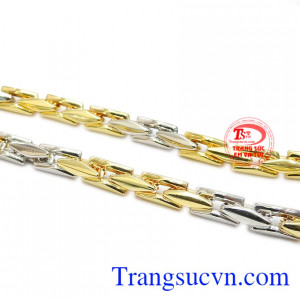 Sản phẩm kết hợp từ vàng màu và vàng trắng tạo điểm nhấn cho sản phẩm.