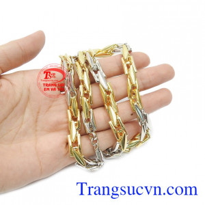 Trang sức nam phong cách và hợp thời trang mang đến cho người dùng một sản phẩm thời thượng.