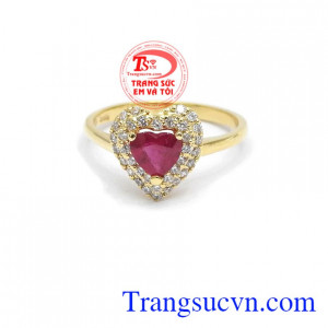 Nhẫn nữ ruby trái tim mang đến vẻ đẹp sang trọng, tinh tế cho người đeo