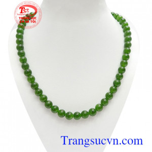 Chuỗi cổ ngọc Nephrite bình an đeo cổ hợp thời trang và phong thủy mang lại may mắn, sự giàu sang, thịnh vượng, sự nghiệp cho người đeo, chuỗi cổ ngọc Nephrite thiên nhiên đeo đẹp