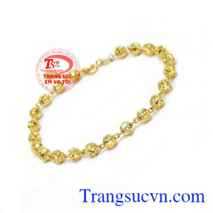 Lắc tay hạt bi vàng 10k là sản phẩm lắc vàng được chế tác xinh xắn, sang trọng