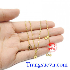 Sản phẩm nhỏ gọn, mang đến cho người đeo một sản phẩm tinh tế.