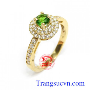 Nhẫn nữ Diopside bình an vàng 14k chế tác tinh xảo, kiểu dáng độc đáo