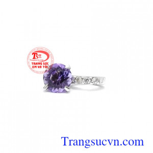 Mặt dây chuyền đá quý sang trọng và phong thủy