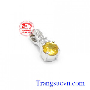 Mặt dây chuyền Sapphire phù hợp nhiều loại dây chuyền khác nhau