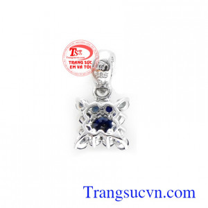 Mặt dây chuyền nhỏ xinh. Mặt dây Sapphire may mắn