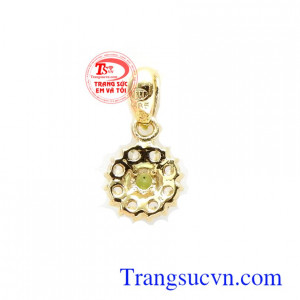 Peridot thiên nhiên ép vỉ thiên nhiên thương hiệu Em và Tôi uy tín, chất lượng, giao hàng toàn quốc. Mặt dây chuyền Peridot tài lộc
