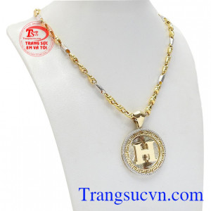 Bộ trang sức nam chữ H là sự kết hợp từ dây chuyền và mặt dây vàng tây 10k. 