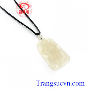 Quan vân trường mang lại cho người đeo nhiều tài lộc, công việc làm ăn kinh doanh thuận lợi, dẹp trừ tiểu nhân