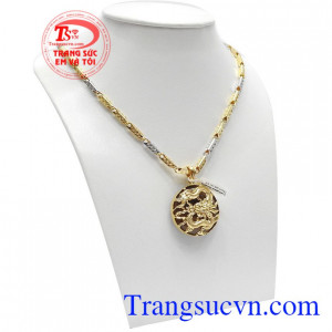 sản phẩm thạch anh tóc thiên nhiên được bọc rồng vàng 14 đẹp, kết hợp với dây chuyền vàng 10k đẹp