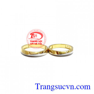 Sản phẩm vàng 18k đẹp, thiết kế đơn giản, sang trọng