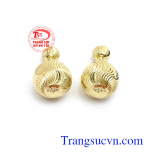 Hoa tai nhập khẩu quý phái