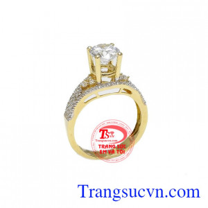 Sản phẩm đẹp được thiết kế tinh tế, sang trọng với các các hàng đá được gắn lấp lánh