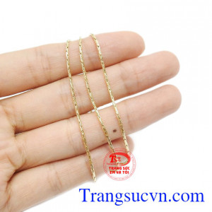 Dây chuyền có thể kết hợp cùng mặt dây để tạo sự thay đổi