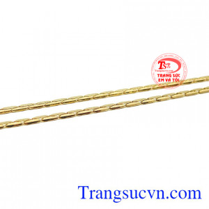 Thiết kế chắc chắn, kiểu dáng mạnh mẽ sẽ giúp phái nữ thể hiện cá tính mình.