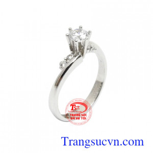 Nhẫn nữ vàng trắng 18k quý phái đính đá phong cách hợp thời trang mang lại cho phái đẹp sự dịu dàng, nữ tính, cá tính và phong cách